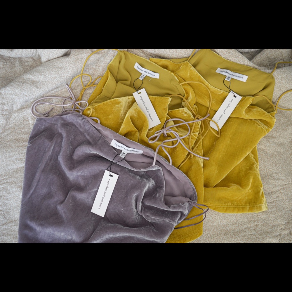 Cupcakes and Cashmere Janika Velvet Tank Top - Picture 6 of 8